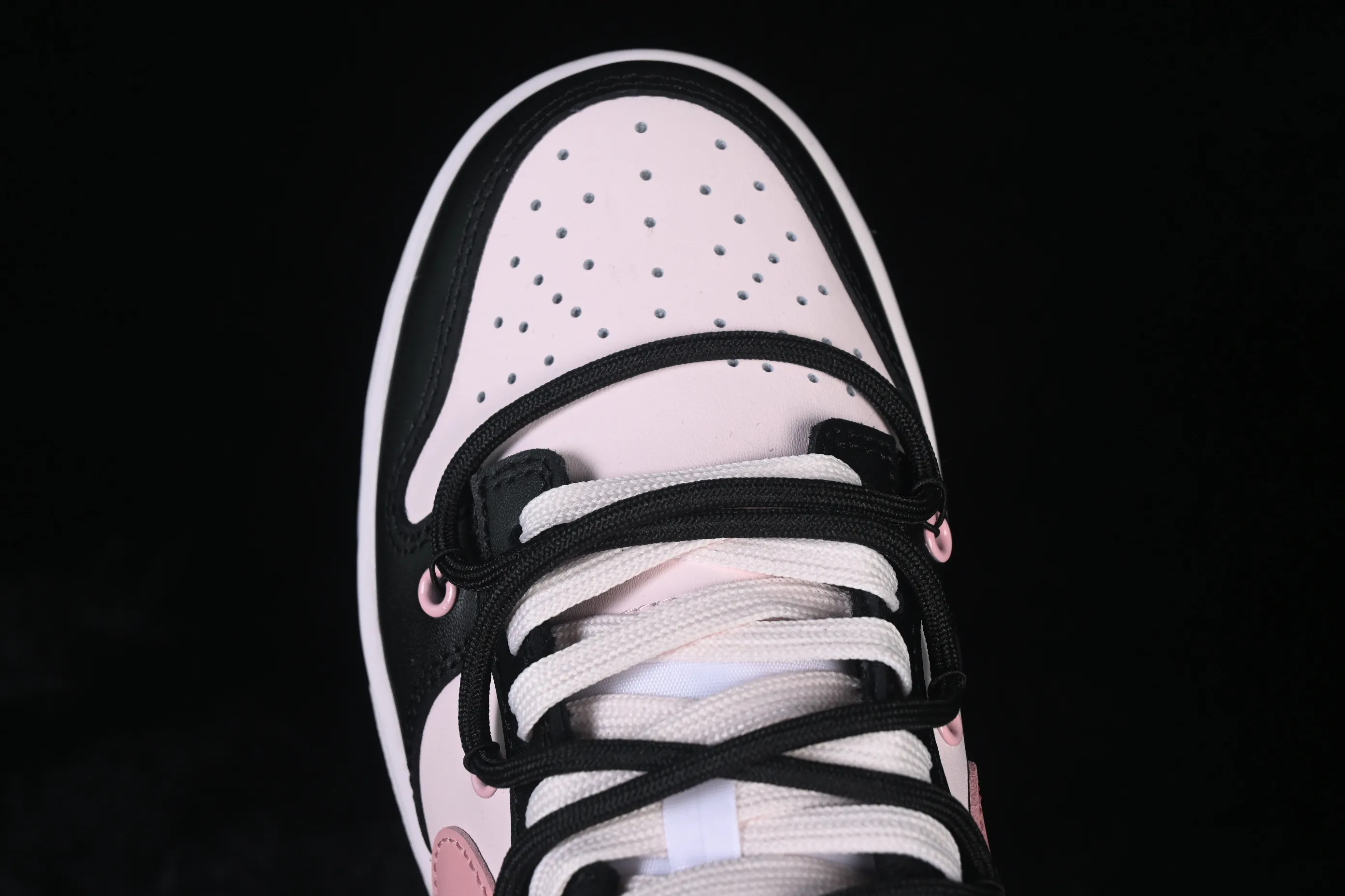 All categories Nk SB Dunk series Nk SB Dunk Low low-top sneakers Nike SB Dunk Low raspberry black pink deconstructed strap casual sneakers BP1120-059